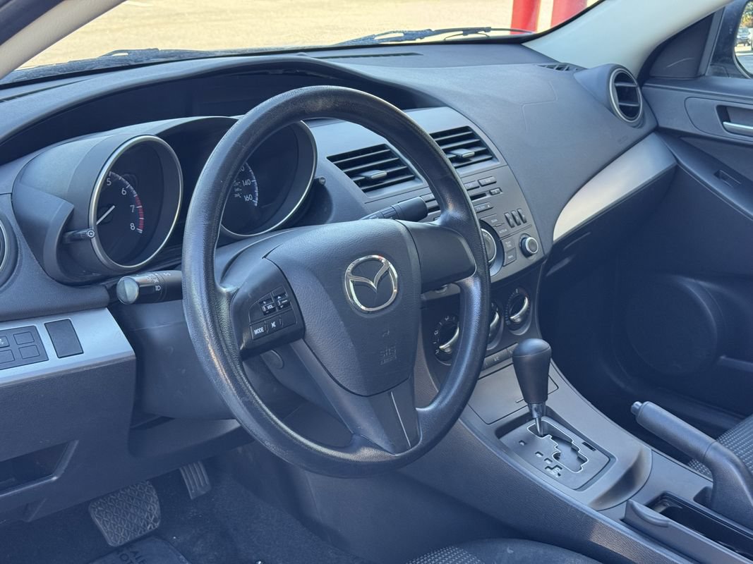 Used 2013 MAZDA MAZDA3 i SV FWD image 16