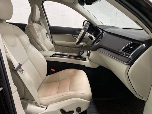 Used 2020 Volvo XC90 T5 Momentum image 87