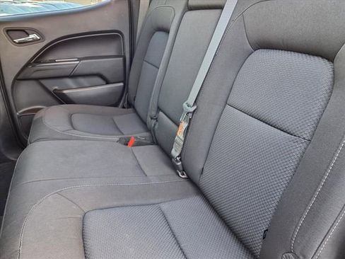 Used 2022 Chevrolet Colorado LT w/ LT Convenience Package image 6