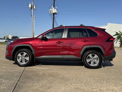 Used 2025 Toyota RAV4 XLE w/ Convenience Package FWD image 6