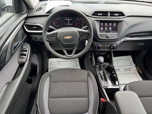 Used 2023 Chevrolet TrailBlazer LS image 5