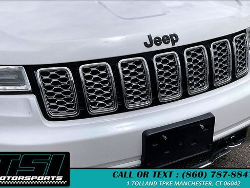 Used 2017 Jeep Grand Cherokee Overland AWD/4WD image 25