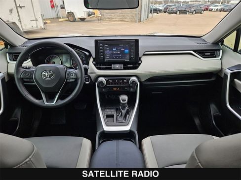 Used 2020 Toyota RAV4 XLE Premium image 19