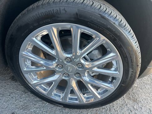 Certified 2023 Cadillac XT4 Premium Luxury w/ Enhanced Visibility Package image 4