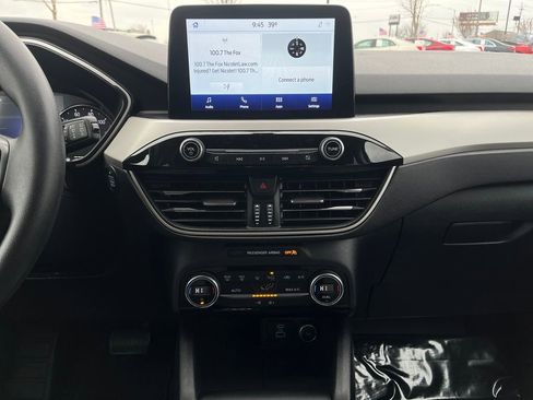Used 2021 Ford Escape SE image 34