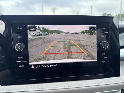 New 2025 Volkswagen Taos SE image 14