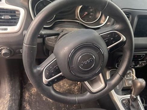 Used 2018 Jeep Compass Sport w/ Tech Group image 9