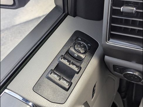 Used 2018 Ford F150 XLT w/ Equipment Group 302A Luxury AWD/4WD image 27
