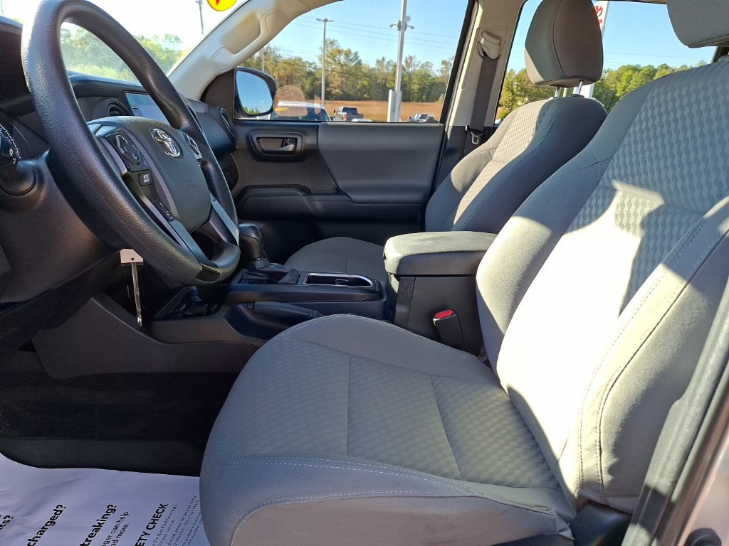 Used 2023 Toyota Tacoma SR AWD/4WD image 15