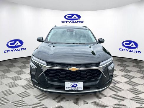 Used 2025 Chevrolet Trax LT w/ Driver Confidence Package FWD image 11