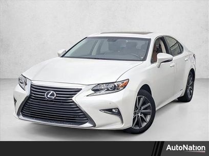 Used 2016 Lexus ES 300h w/ Navigation System Package