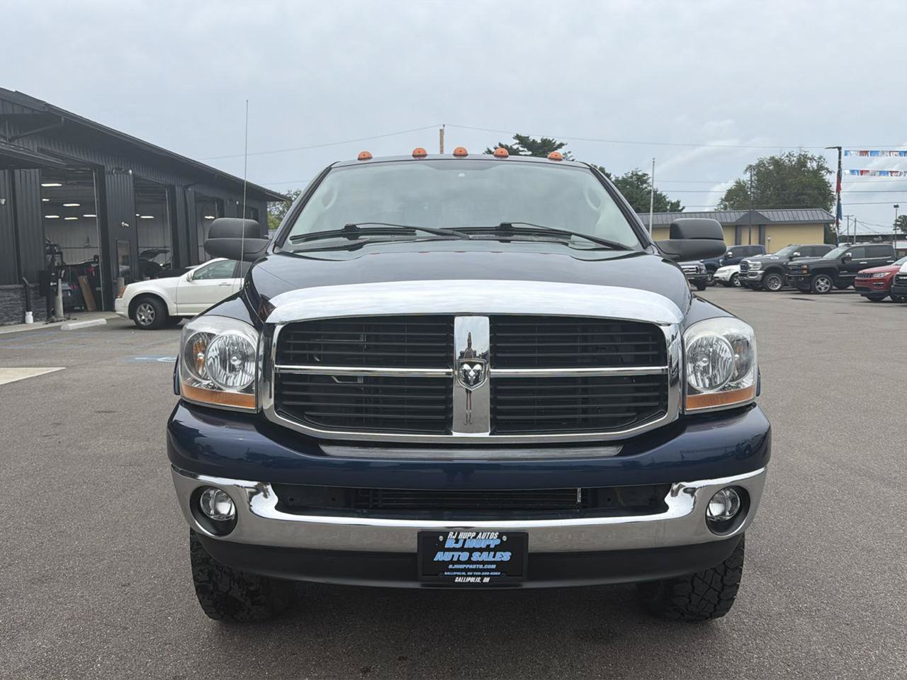 Used 2006 Dodge Ram 3500 Truck SLT AWD/4WD image 2