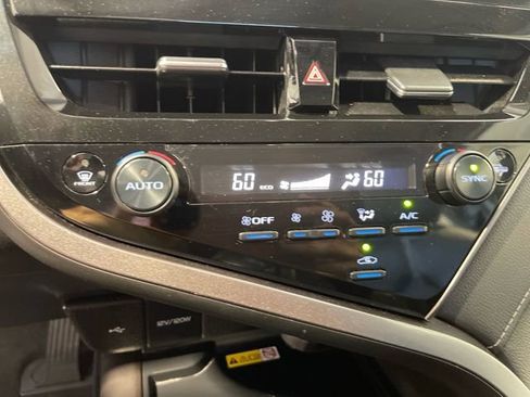 Used 2024 Toyota Camry XSE FWD image 13