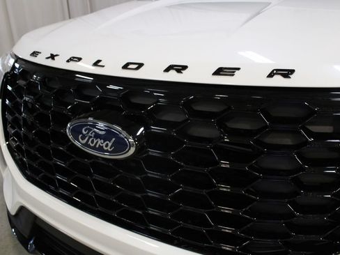 New 2026 Ford Explorer ST-Line w/ ST-Line Street Pack AWD/4WD image 34