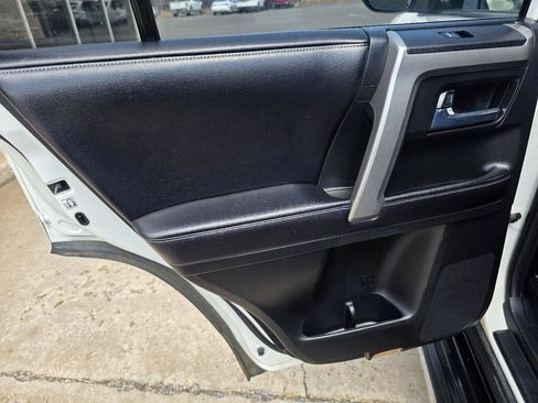 Used 2016 Toyota 4Runner SR5 Premium RWD image 25