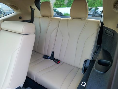 Used 2023 Acura MDX SH-AWD w/ Advance Package image 30
