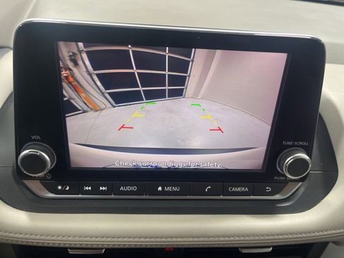 Used 2023 Nissan Rogue SV image 13