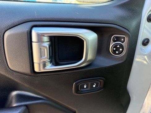 Used 2023 Jeep Wrangler Unlimited Sport AWD/4WD image 17
