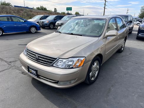 Used 2003 Toyota Avalon XLS FWD image 2