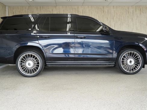 Used 2021 Cadillac Escalade Sport Platinum w/ LPO, ONYX Package image 6