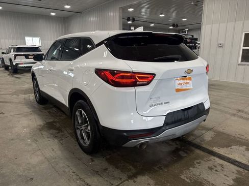 Used 2025 Chevrolet Blazer LT image 2