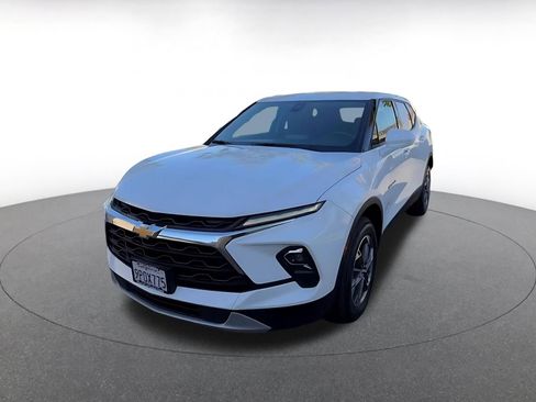 Used 2025 Chevrolet Blazer LT FWD image 7