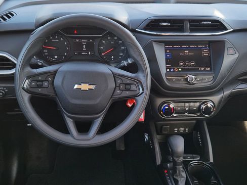 Used 2021 Chevrolet TrailBlazer LS image 30