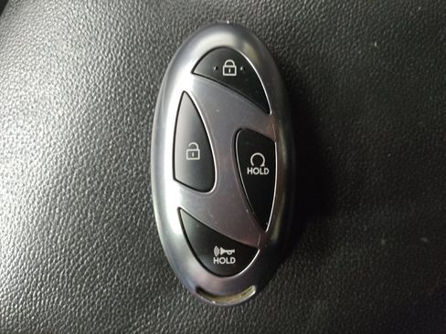 Used 2024 Hyundai Elantra Blue FWD image 32