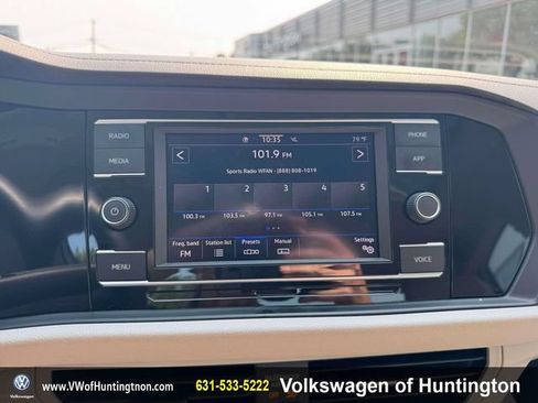 Certified 2023 Volkswagen Jetta SE w/ Panoramic Sunroof Package FWD image 28