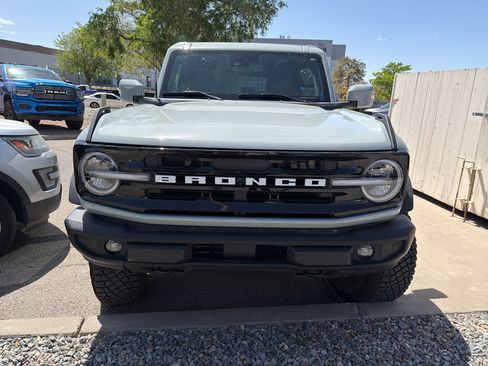 Used 2024 Ford Bronco Outer Banks w/ Sasquatch Package image 2