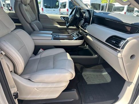 Certified 2021 Lincoln Navigator Reserve w/ Luxury Package AWD/4WD image 15