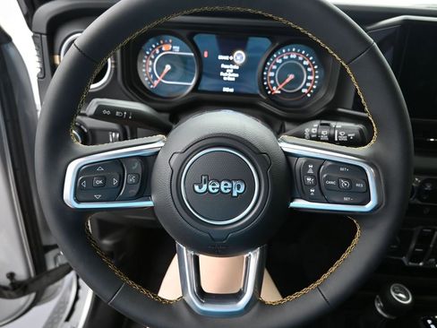 New 2024 Jeep Wrangler Unlimited Sahara w/ Technology Group image 15