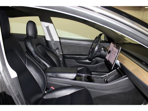 Used 2018 Tesla Model 3 Long Range image 23