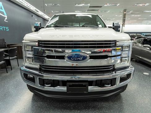 Used 2019 Ford F250 Lariat w/ Lariat Ultimate Package image 2