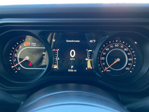 Used 2025 Jeep Wrangler Unlimited Rubicon image 15