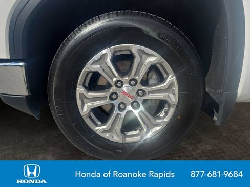Used 2025 GMC Sierra 1500 SLT RWD image 9