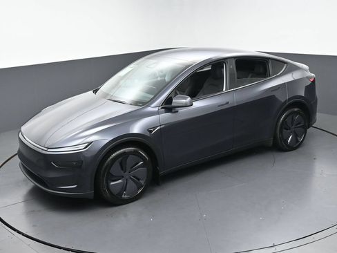 Used 2026 Tesla Model Y Long Range AWD/4WD image 38