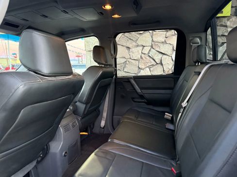 Used 2005 Nissan Titan LE w/ (T01) Tow Pkg image 11