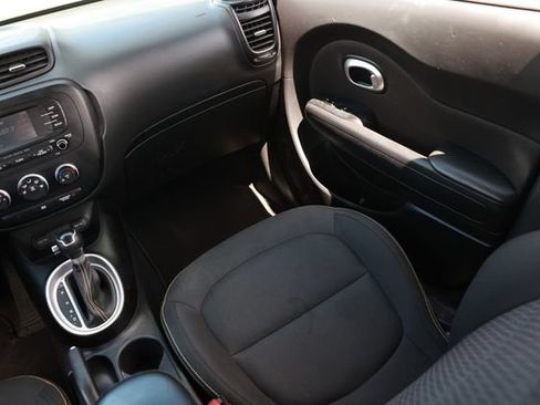 Used 2016 Kia Soul + FWD image 26