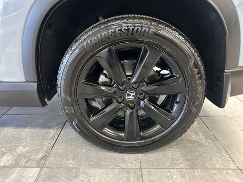 Used 2025 Honda Pilot Black Edition image 9