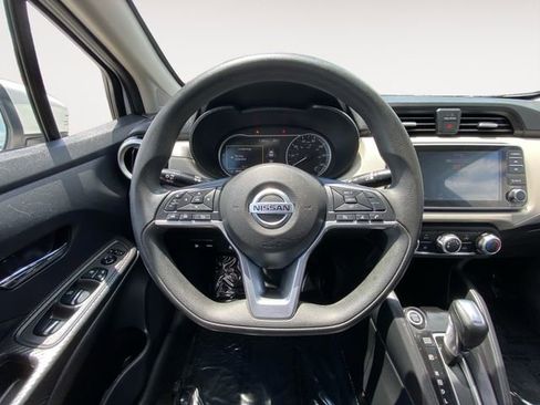 Used 2021 Nissan Versa SV image 12