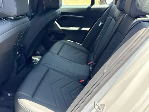 Used 2026 BMW 530i RWD image 33