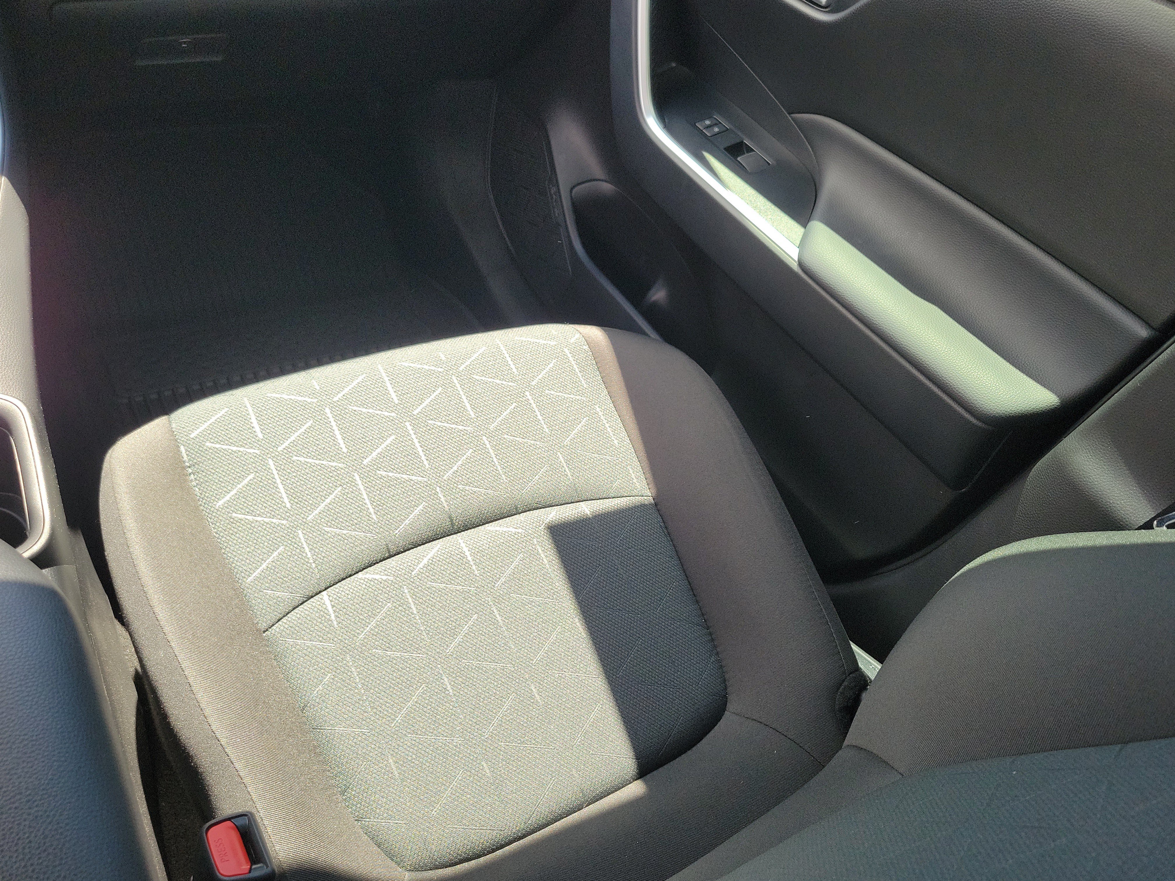 Used 2025 Toyota RAV4 XLE w/ Convenience Package FWD image 20