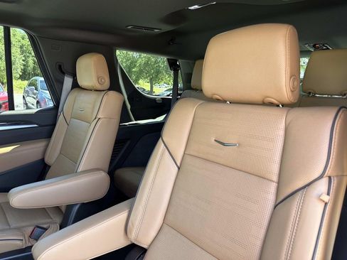 Certified 2025 Cadillac Escalade Premium Luxury w/ Touring Package AWD/4WD image 23