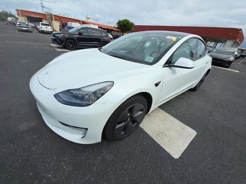 Used 2023 Tesla Model 3 Standard Range image 4