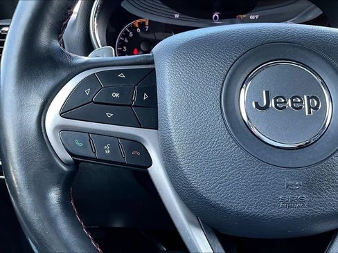 Used 2019 Jeep Grand Cherokee Trailhawk AWD/4WD image 10