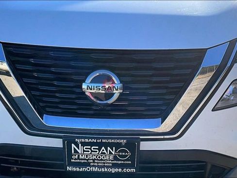 Used 2021 Nissan Rogue SV image 30