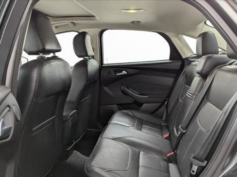 Used 2016 Ford Focus Titanium w/ Titanium Technology Package image 17