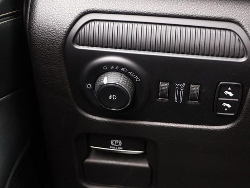 Used 2023 Jeep Wagoneer L Series II AWD/4WD image 24