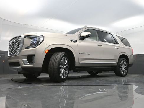 Used 2021 GMC Yukon Denali w/ Denali Premium Package RWD image 29